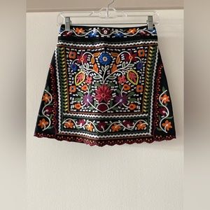 Lulu’s Embroidered Mini Skirt XS